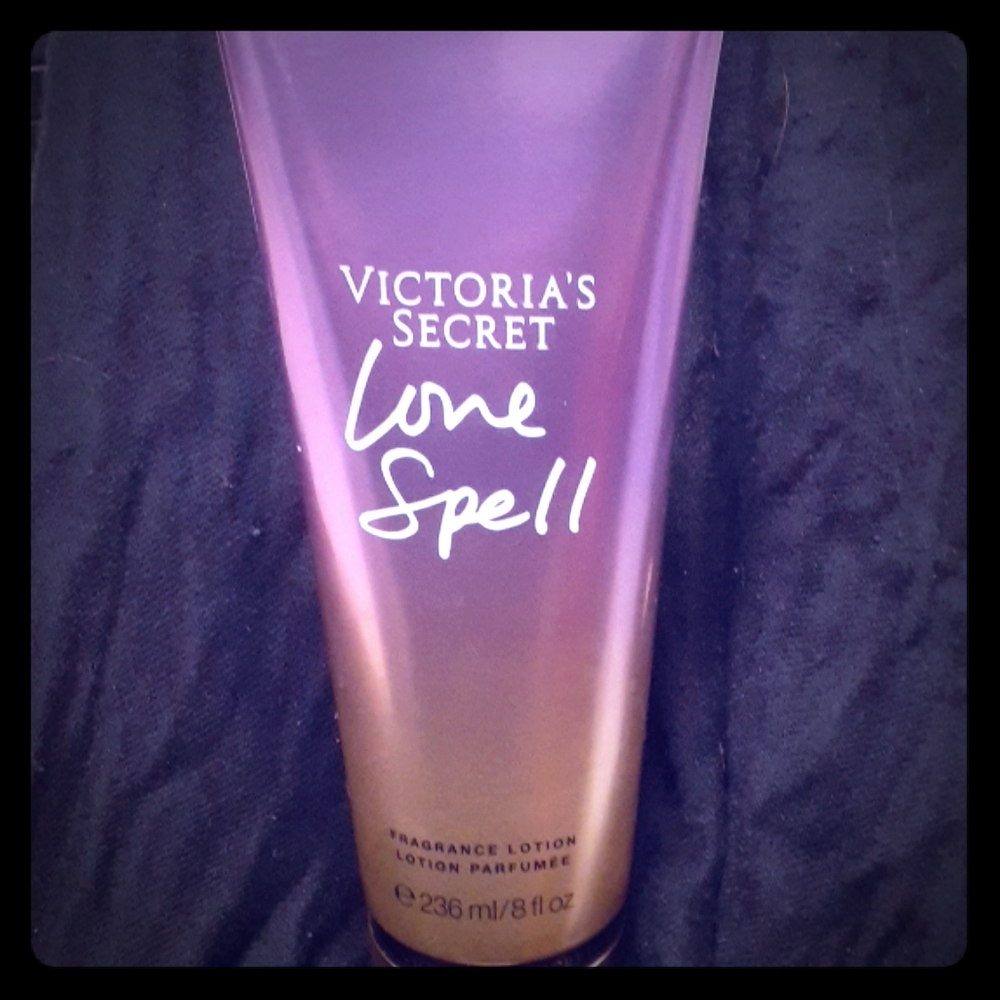 Victorias secret Love Spell body lotion